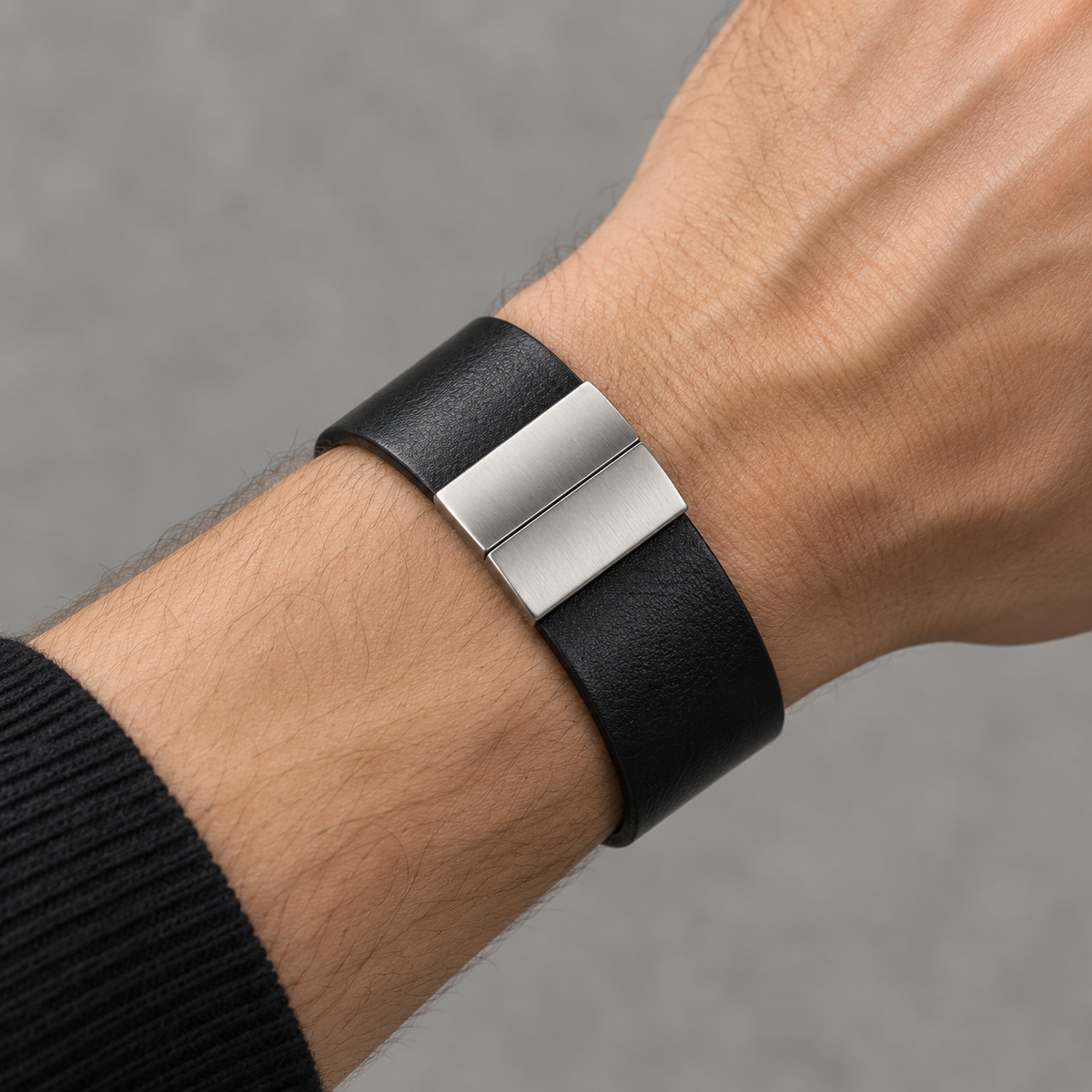 vensioshop men's bracelet in black leather.