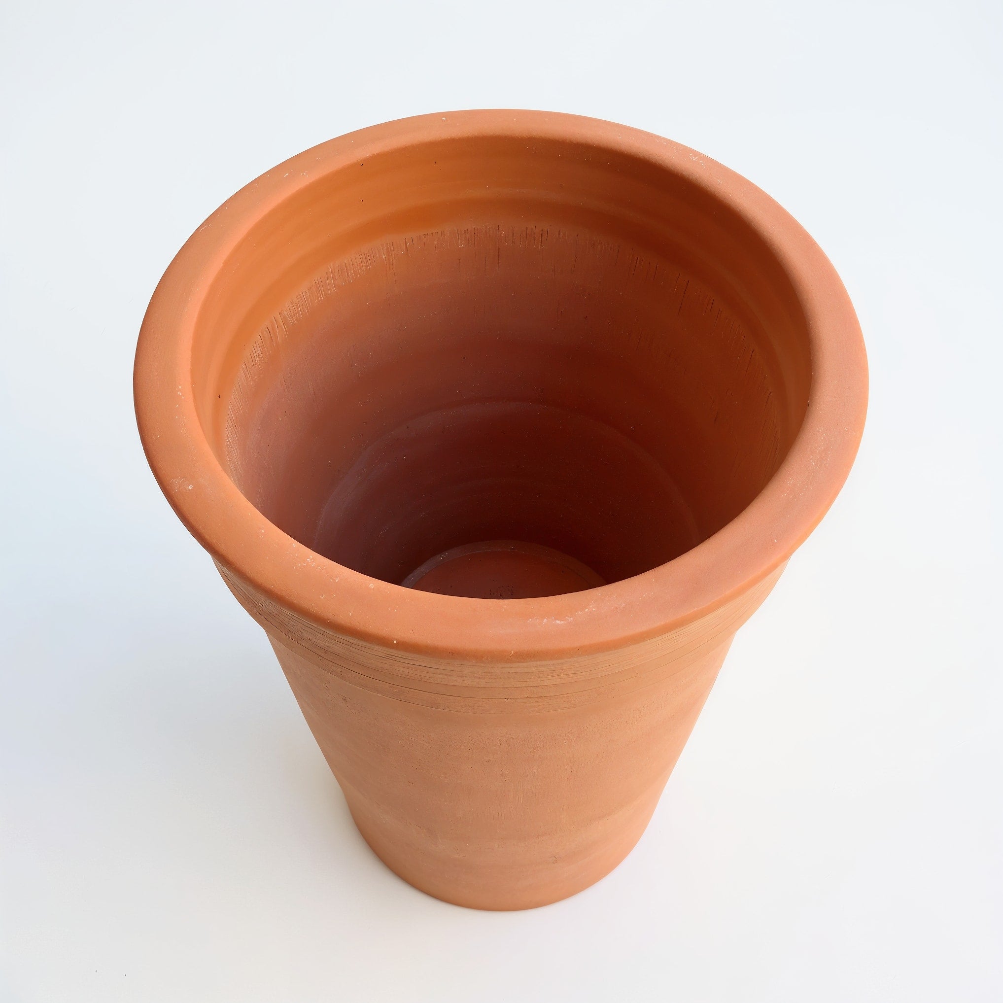Vensioshop Tall Terracotta Planter — top view looking into the empty planter