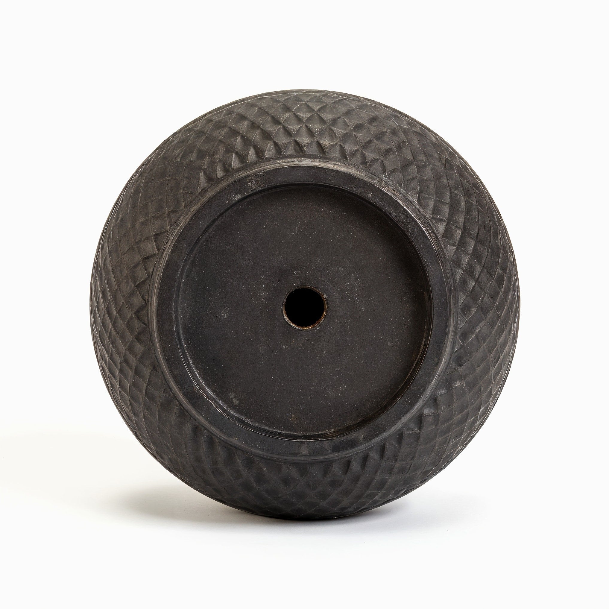 Vensioshop Charcoal Sculpted Ceramic Planter — upside down view showing the base